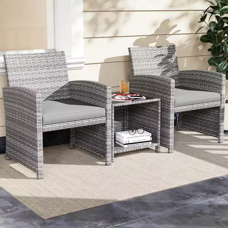 Ensemble de meubles de patio Costway 3 pièces avec table basse en verre trempé et coussins de siège moelleux gris/noir/blanc