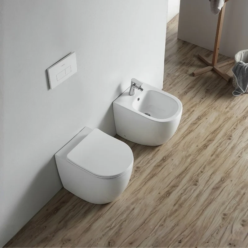 WC filo muro a pavimento in ceramica colore bianco lucido FT53A