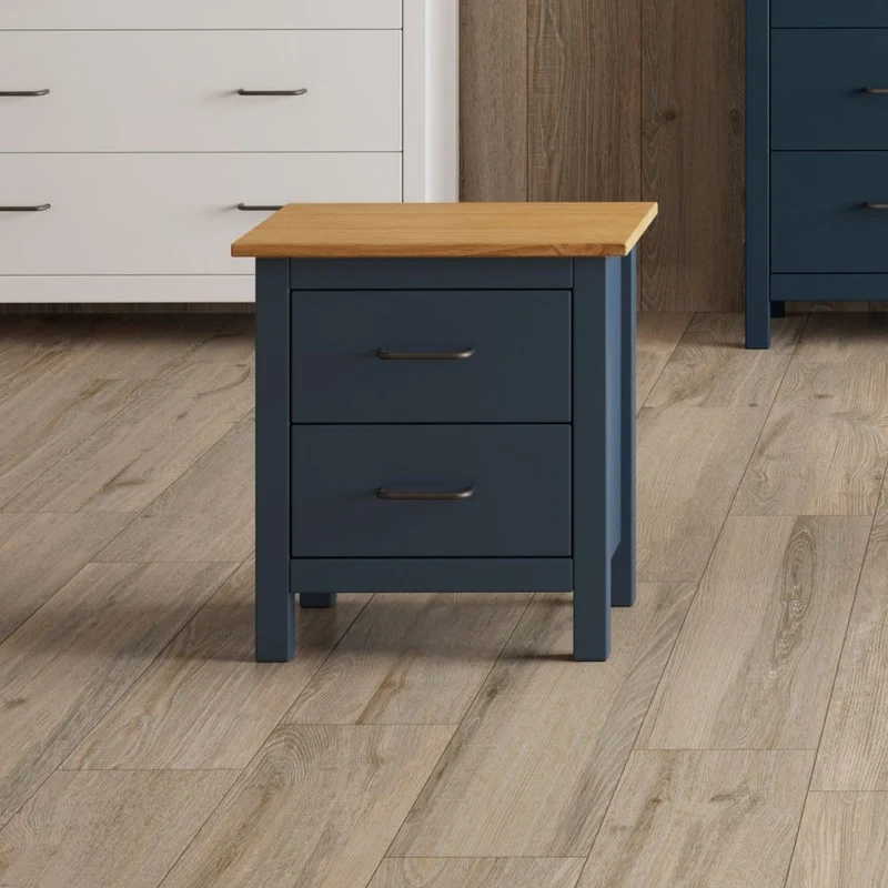 Comodino 2 cassetti in legno massiccio colore blu e pino Miranda