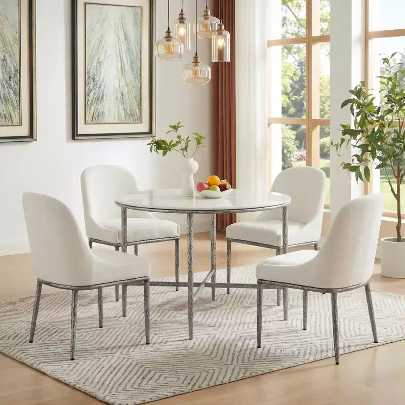 Christopher Knight Home Valeska, ensemble de 5 pièces : table à manger en pierre frittée forgée à la main, style industriel de luxe, avec chaises de salle à manger rembourrées.