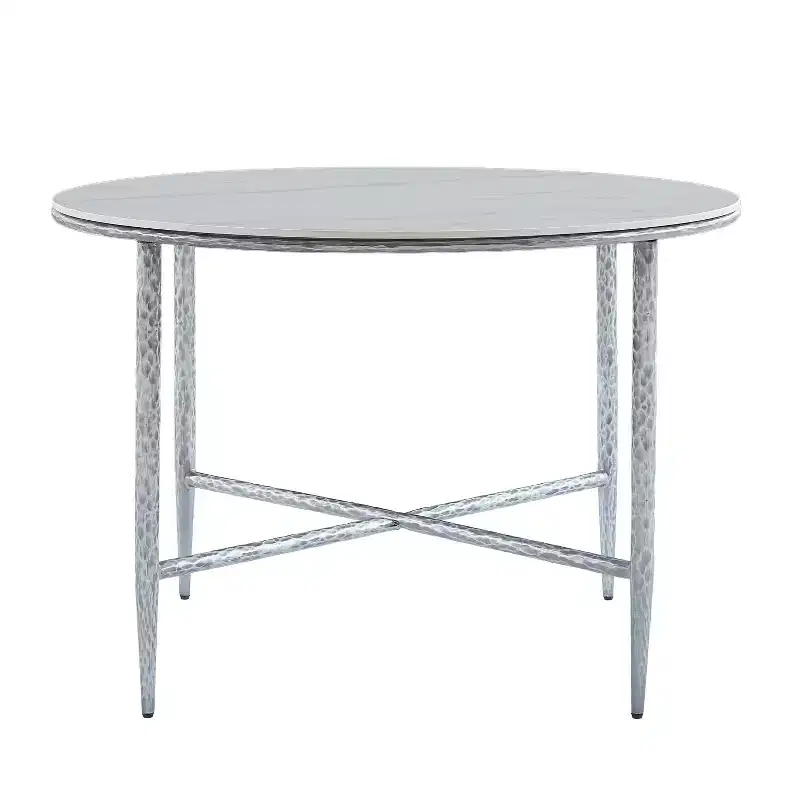 Christopher Knight Home Valeska, ensemble de 5 pièces : table à manger en pierre frittée forgée à la main, style industriel de luxe, avec chaises de salle à manger rembourrées.