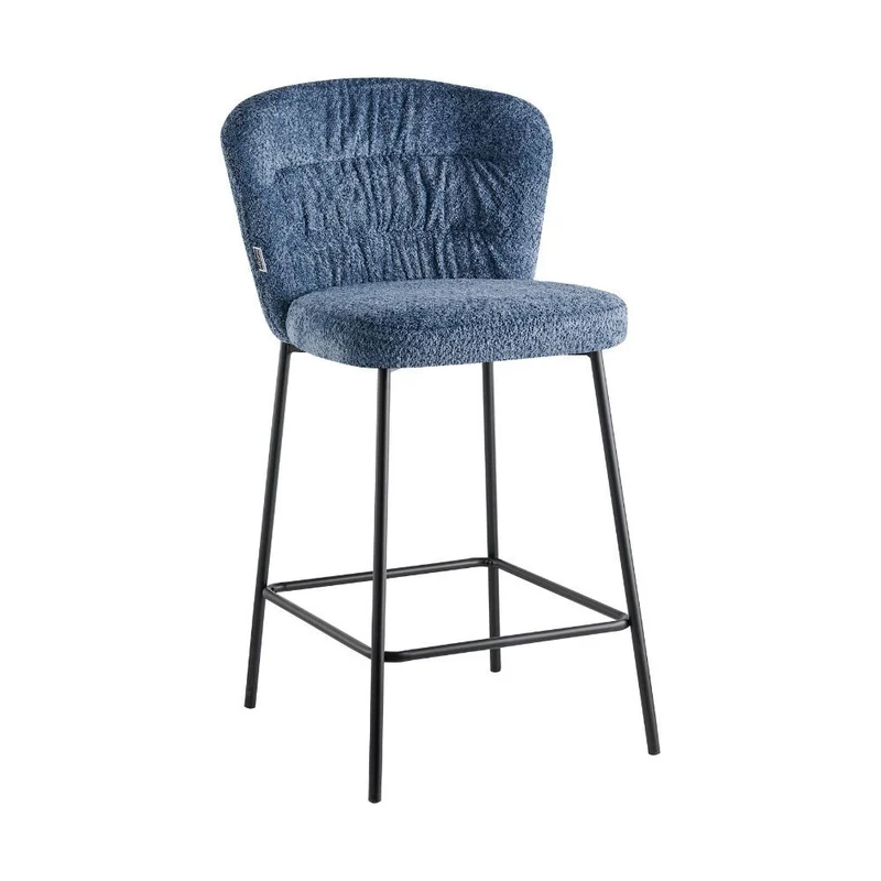 Sgabello Cami in tessuto teddy azzurro polvere: un connubio di design e comfort