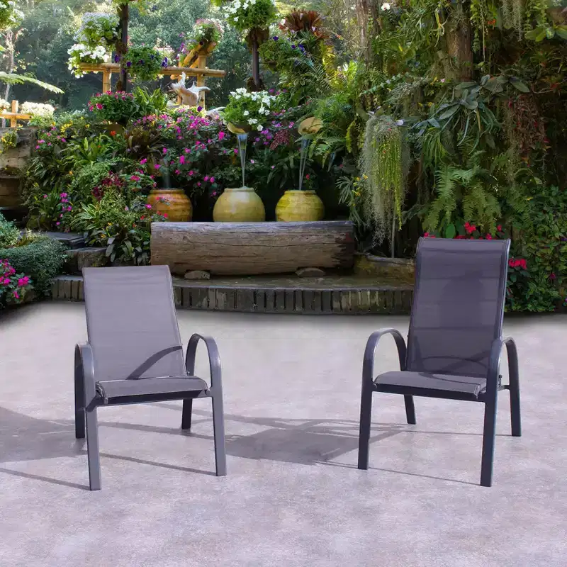 Ensemble de chaises longues de jardin 5 pièces Courtyard Casual Santa Fe avec ottomans Comprend deux chaises longues inclinables et deux ottomans et une table d'appoint