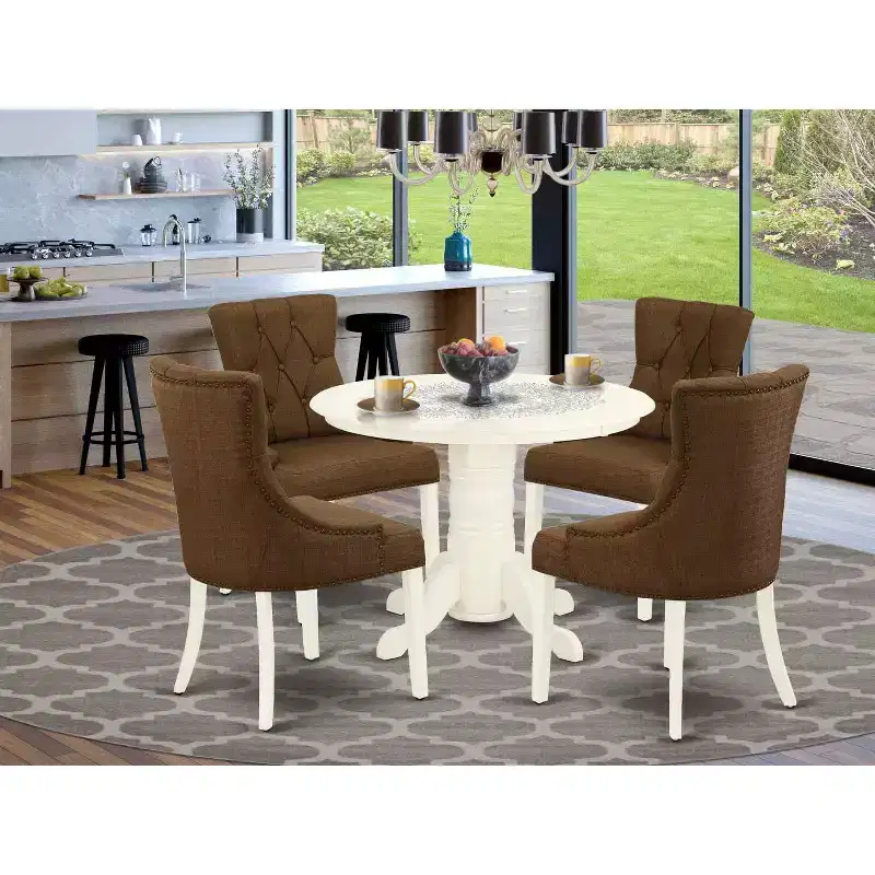 Table à manger HomeStock ronde 5 pièces en pin massif laqué blanc cassé et cerisier avec 4 chaises Parsons