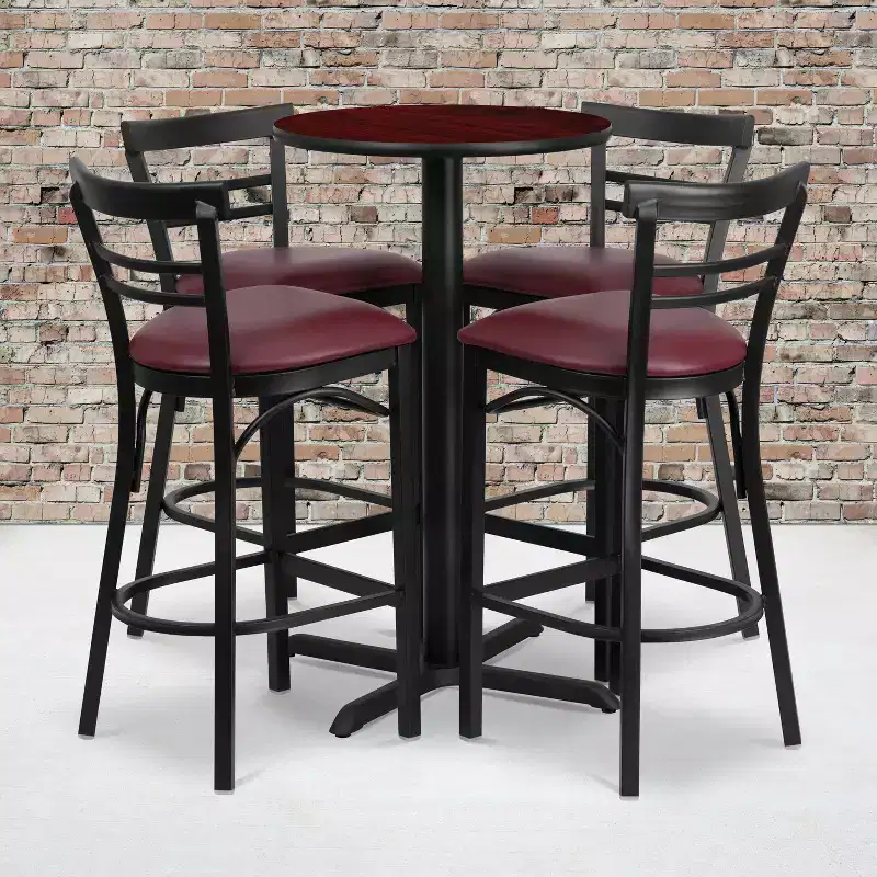 Ensemble table ronde stratifiée 24 pouces Flash Furniture avec piètement en X et 4 tabourets de bar en métal à dossier échelle à deux lattes