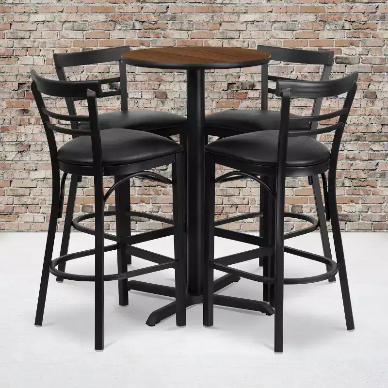 Ensemble table ronde stratifiée 24 pouces Flash Furniture avec piètement en X et 4 tabourets de bar en métal à dossier échelle à deux lattes