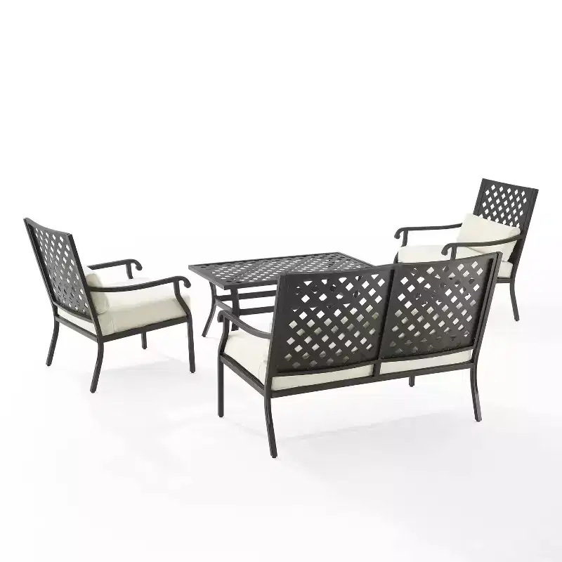 Ensemble de conversation d'extérieur Alistair 4 pièces en acier crème/noir mat - Crosley : Salon de patio résistant aux intempéries avec table basse
