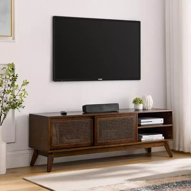 Meuble TV en rotin de style moderne du milieu du siècle de 150 cm pour téléviseurs de 65 pouces avec pieds en bois massif et portes en rotin - Bois foncé