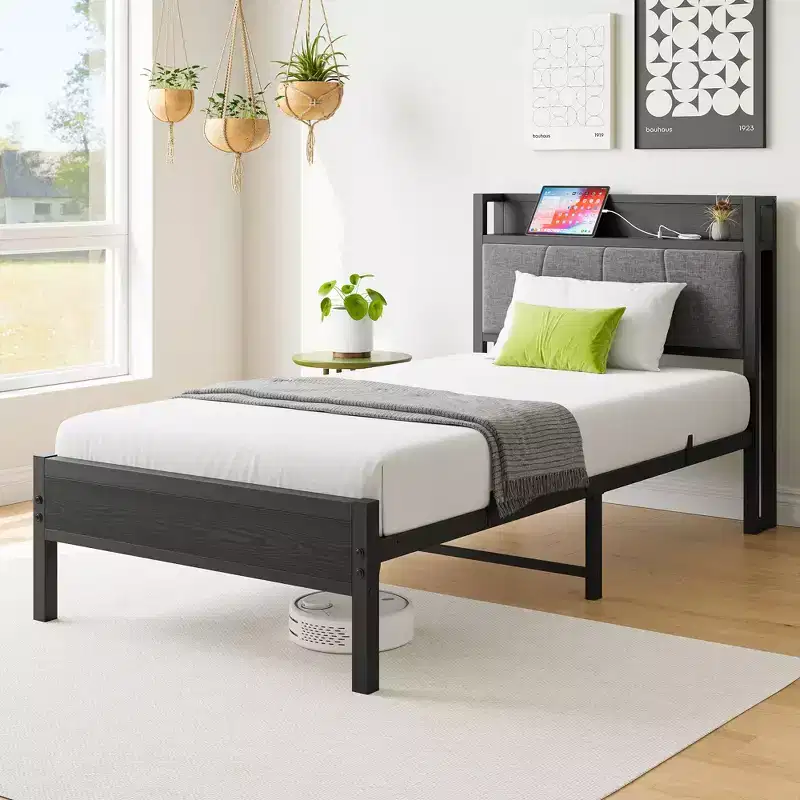 Cadre de lit double avec tête de lit de rangement et station de recharge, pas besoin de sommier tapissier pour chambre à coucher