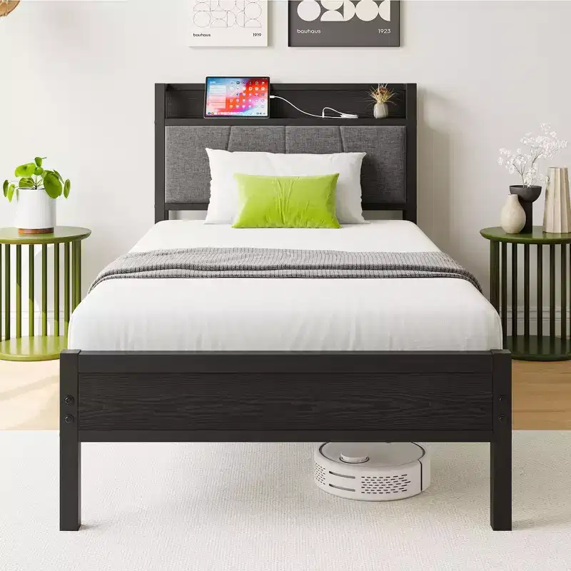 Cadre de lit double avec tête de lit de rangement et station de recharge, pas besoin de sommier tapissier pour chambre à coucher