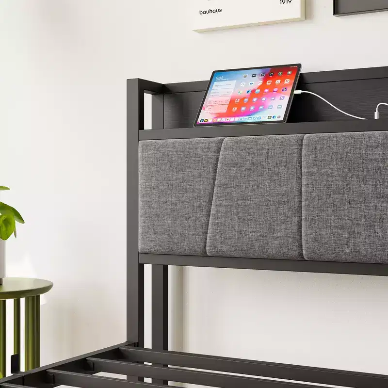 Cadre de lit double avec tête de lit de rangement et station de recharge, pas besoin de sommier tapissier pour chambre à coucher