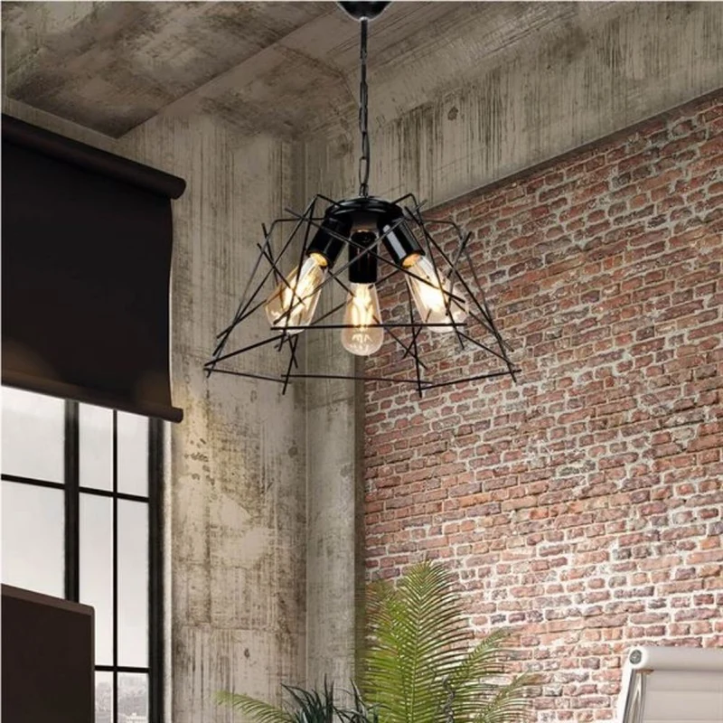 Lampada a sospensione 50h con 3 luci in metallo nero asimmetrico
