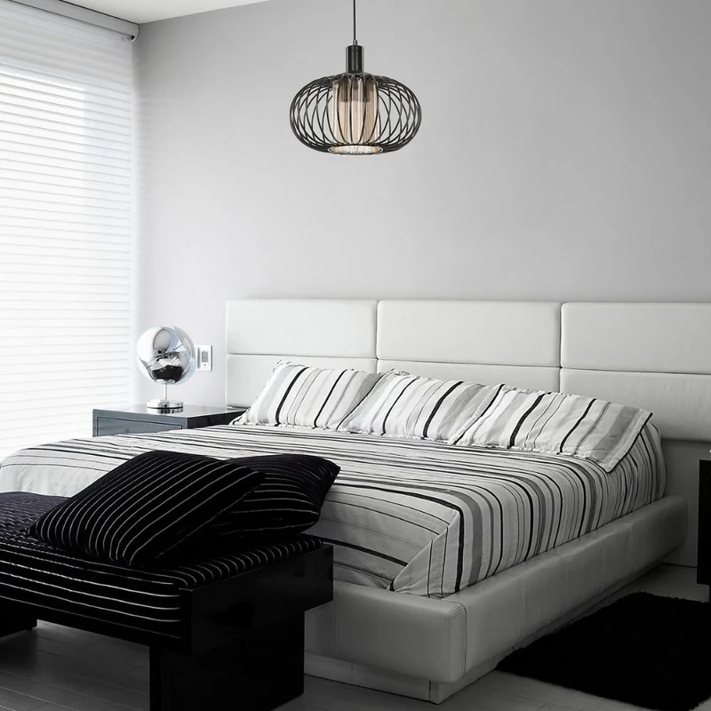Lampada a sospensione 90h con struttura in ferro e diffusore in vetro